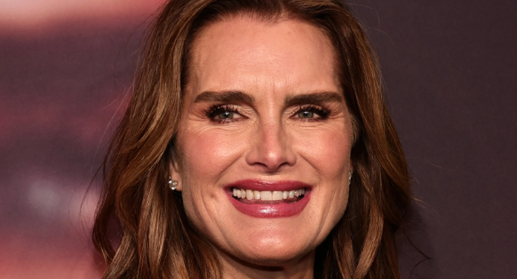 17 Photos of Brooke Shields That Define Her Legacy - Groovy Era